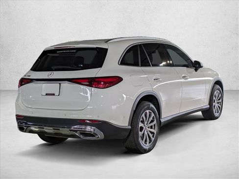 Certified 2025 Mercedes-Benz GLC 300 image 5