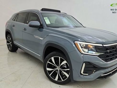 Used 2025 Volkswagen Atlas Cross Sport SEL Premium R-Line image 1