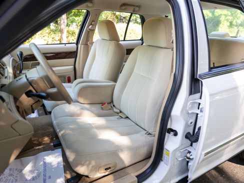 Used 2007 Mercury Grand Marquis GS RWD image 37