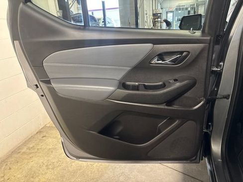 Used 2020 Chevrolet Traverse LT FWD image 32