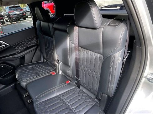 New 2026 Mitsubishi Outlander SEL AWD/4WD image 10