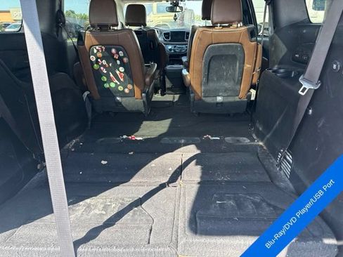 Used 2017 Chrysler Pacifica Limited FWD image 12