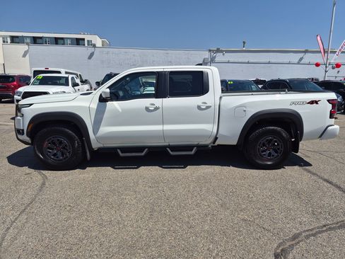 Used 2025 Nissan Frontier PRO-4X AWD/4WD image 9
