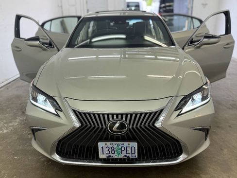 Used 2021 Lexus ES 250 w/ Premium Package AWD/4WD image 2