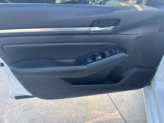 Used 2024 Nissan Altima 2.5 SR w/ SR Premium Package FWD image 20