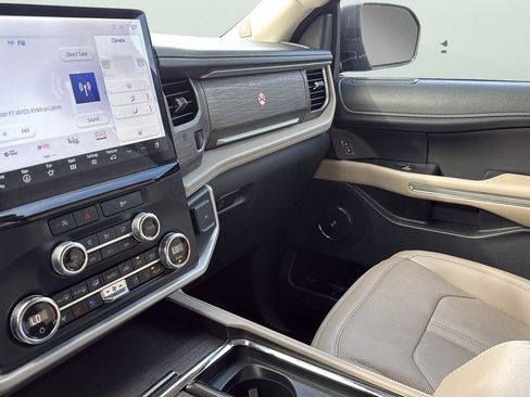 Used 2024 Ford Expedition Max Limited image 20