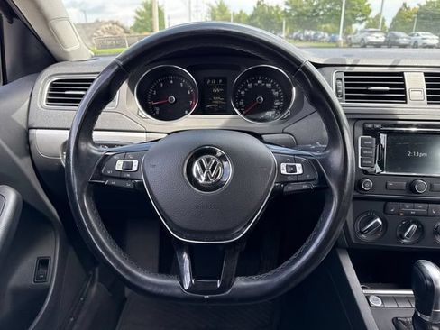 Used 2015 Volkswagen Jetta SE FWD image 19