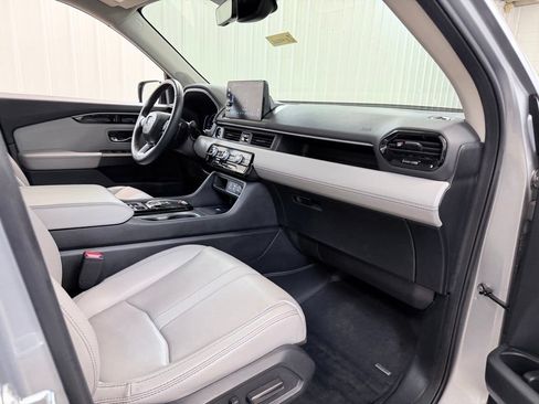 Used 2023 Honda Pilot Touring image 42