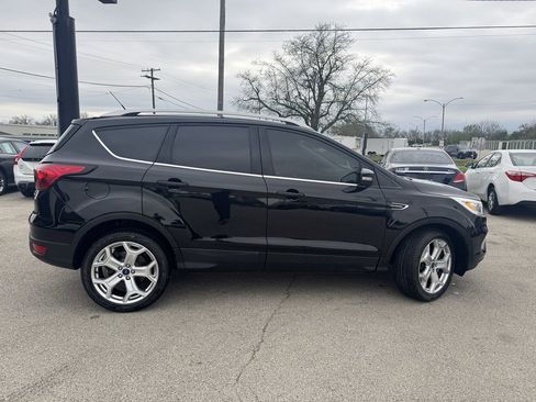 Used 2019 Ford Escape Titanium image 8