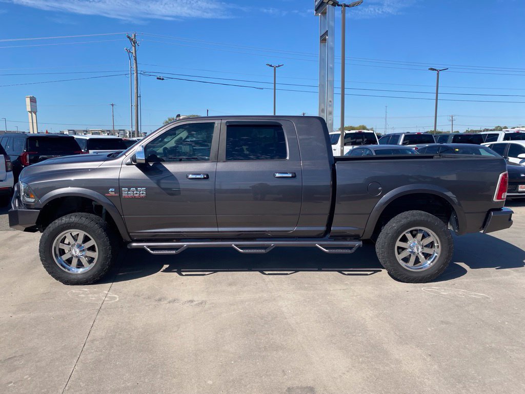 Used 2015 RAM 2500 Laramie w/ Convenience Group AWD/4WD image 2