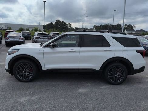 New 2026 Ford Explorer ST-Line w/ ST-Line Street Pack AWD/4WD image 7