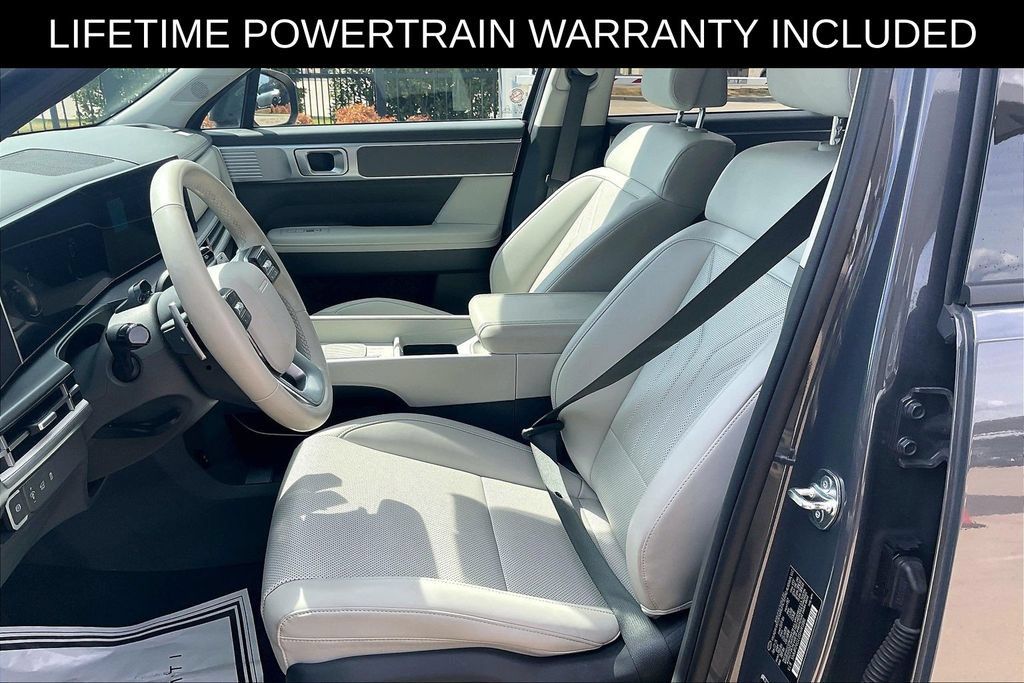 Used 2025 Hyundai Santa Fe SEL FWD image 23