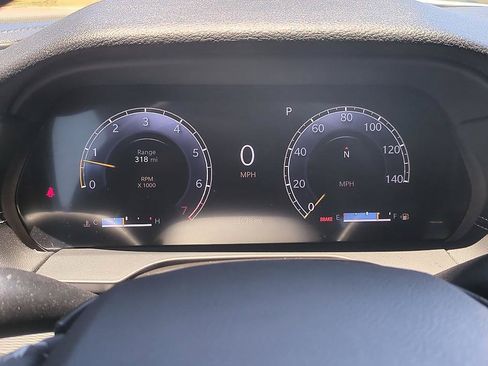 Used 2023 Jeep Grand Cherokee L Altitude AWD/4WD image 17