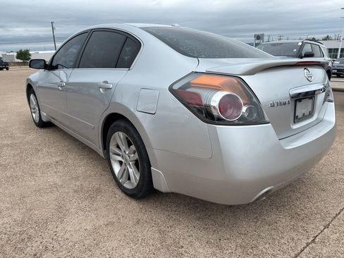 Used 2012 Nissan Altima 3.5 SR w/ Sport Pkg FWD image 5