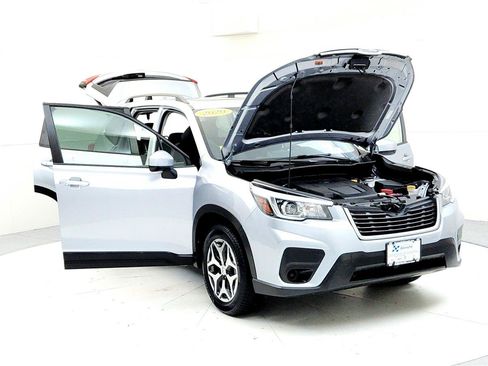 Used 2020 Subaru Forester Premium image 9