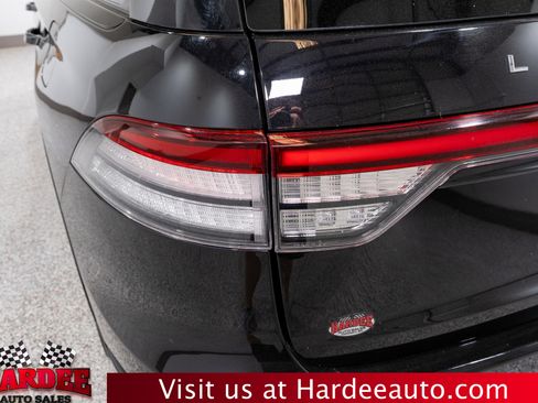 Used 2025 Lincoln Aviator Reserve w/ Equipment Group 201A AWD/4WD image 9
