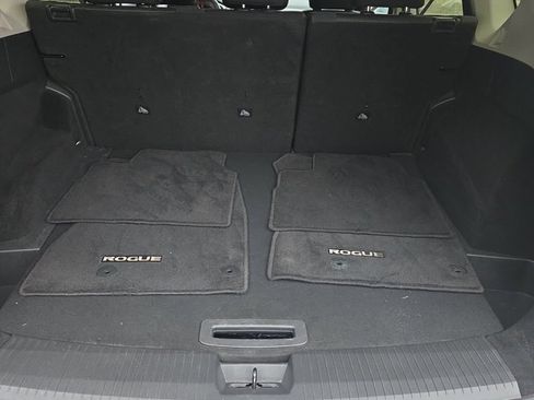 Used 2025 Nissan Rogue SV AWD/4WD image 9