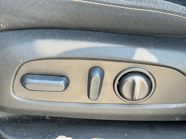 Used 2022 Chevrolet Equinox LT FWD image 12
