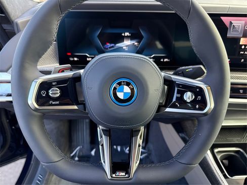 New 2025 BMW i7 xDrive60 image 23