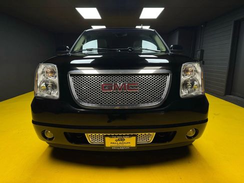 Used 2007 GMC Yukon Denali image 2