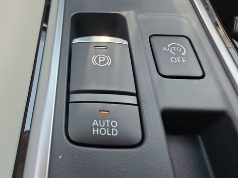 New 2026 Nissan Pathfinder SL FWD image 36