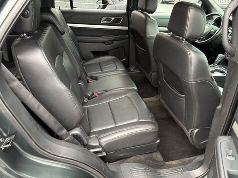 Used 2016 Ford Explorer XLT w/ Equipment Group 202A image 18