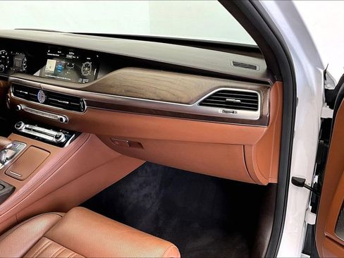 Used 2020 Genesis G90 3.3T Premium AWD/4WD image 16