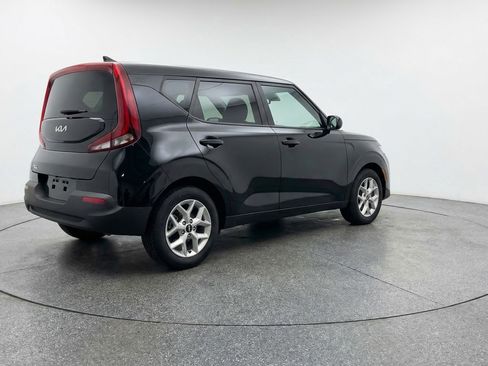 Used 2025 Kia Soul LX w/ LX Technology Package image 9