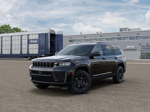 New 2026 Jeep Grand Cherokee L 2WD image 2