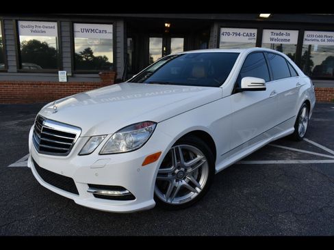 Used 2013 Mercedes-Benz E 550 4MATIC Sedan image 1