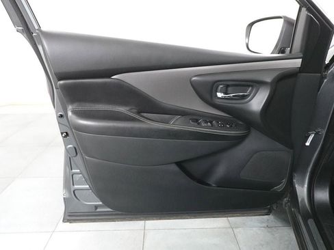Used 2019 Nissan Murano S AWD/4WD image 18