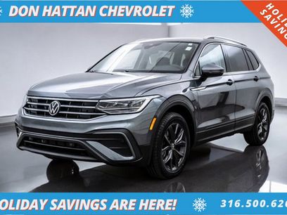 Used 2023 Volkswagen Tiguan SE w/ Panoramic Sunroof Package