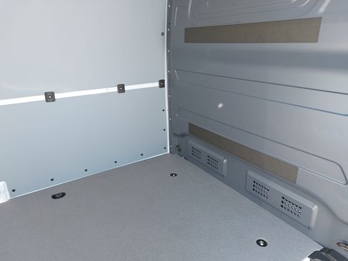 Used 2024 Mercedes-Benz eSprinter 170 Cargo image 10