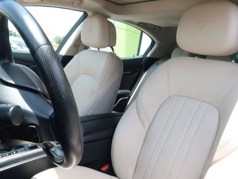 Used 2020 Maserati Ghibli RWD image 17