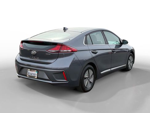 Used 2020 Hyundai Ioniq SE image 5