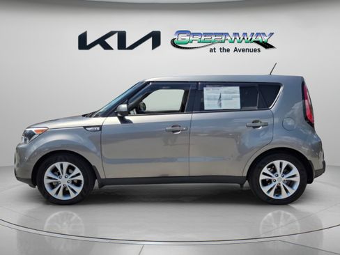 Used 2015 Kia Soul + FWD image 4