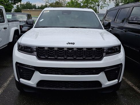 New 2026 Jeep Grand Cherokee L Limited AWD/4WD image 2