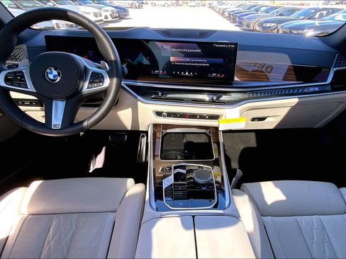 New 2026 BMW X5 xDrive40i w/ M Sport Package image 5