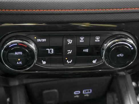 Used 2024 Chevrolet TrailBlazer RS w/ Convenience Package FWD image 32