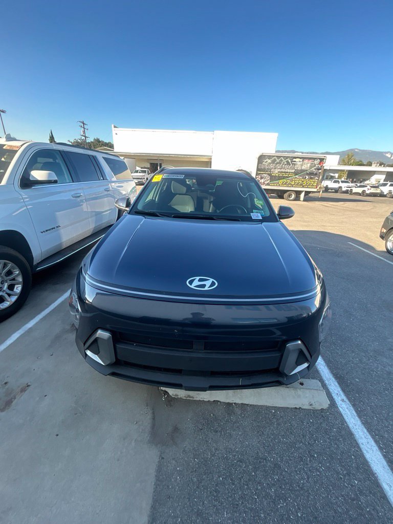 Used 2025 Hyundai Kona SEL FWD image 1