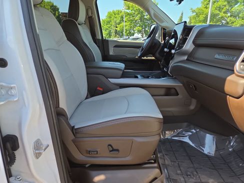 Used 2025 RAM 3500 Laramie AWD/4WD image 22