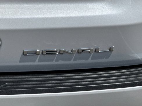 Certified 2023 GMC Yukon XL Denali w/ Advanced Technology Package AWD/4WD image 30