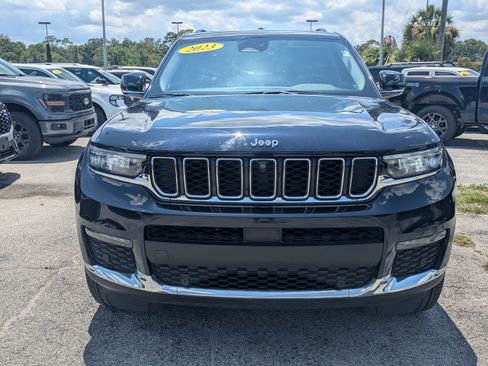 Used 2023 Jeep Grand Cherokee L Limited w/ Luxury Tech Group II AWD/4WD image 9