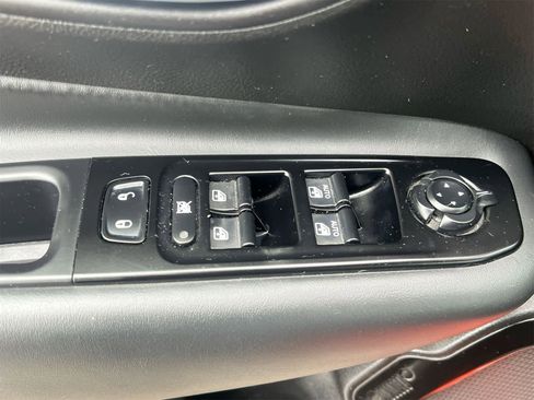 Used 2020 Jeep Renegade Altitude image 17