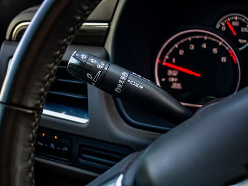 Used 2021 Chevrolet Tahoe LT w/ LT Signature Package image 29