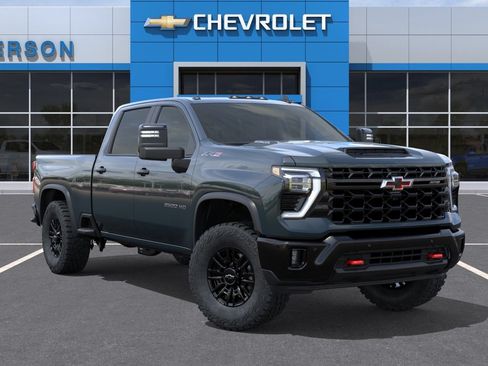 New 2026 Chevrolet Silverado 2500 ZR2 AWD/4WD image 3