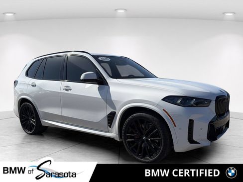 Used 2024 BMW X5 xDrive40i w/ M Sport Package AWD/4WD image 1