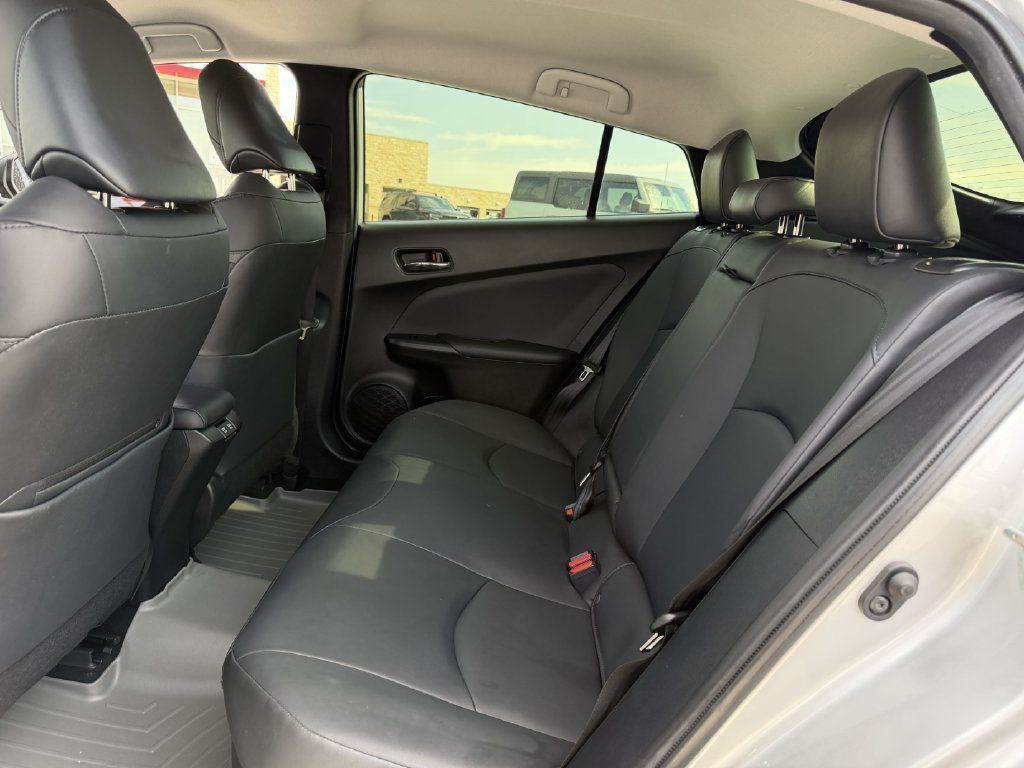 Used 2022 Toyota Prius FWD image 26
