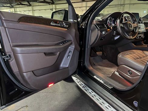 Used 2018 Mercedes-Benz GLS 450 4MATIC image 21