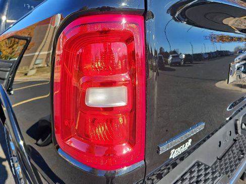 New 2026 RAM 1500 4x4 Crew Cab image 32